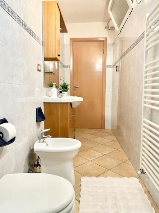 Casa Nel Verde - 4 Posti Letto Chiaravalle Marche Exterior foto